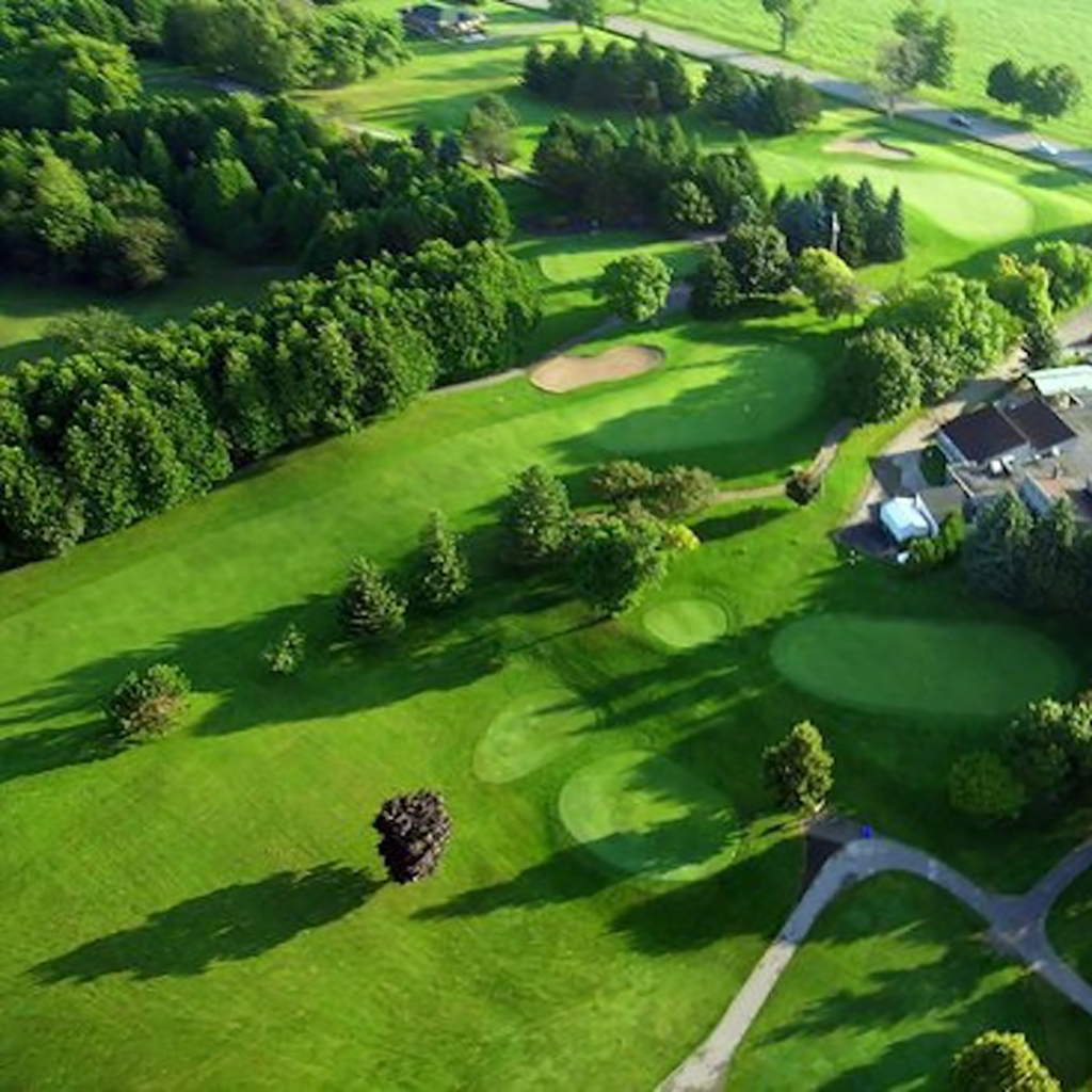 World-class golf and country clubs are a feature of the landscape in Clarington County. Relax, enjoy the fresh air, and work on your slice, with over 600 total acres of carefully manicured greens.
